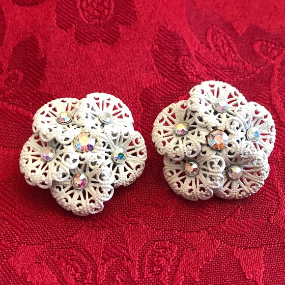 Marvella Vintage Clip-On Earrings with Rhinestones - Picture 1 of 3